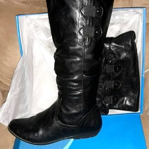 Cliffs Black leather knee high boots